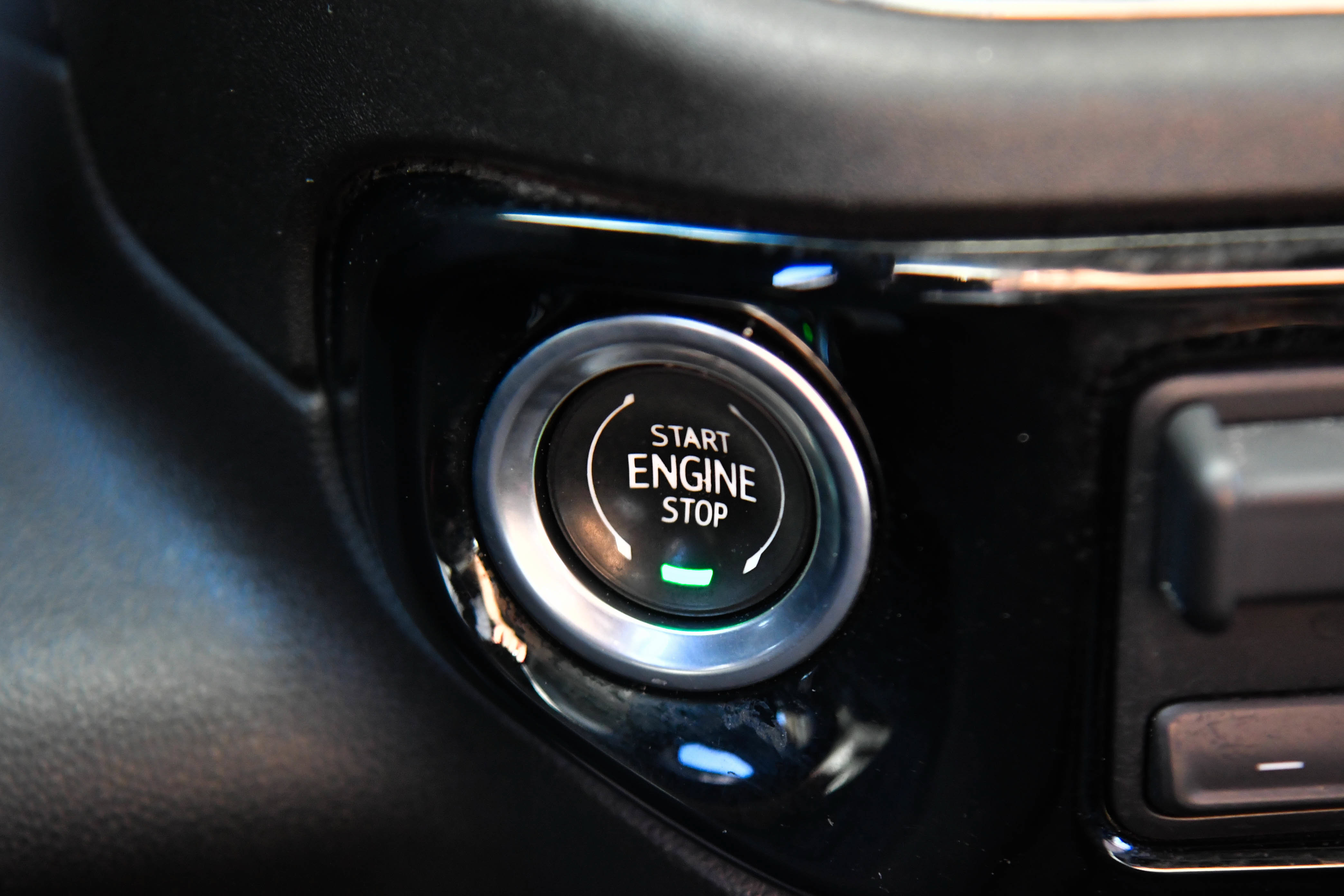 Used 2024 Chevrolet Silverado 1500 LT AWD/4WD image 28