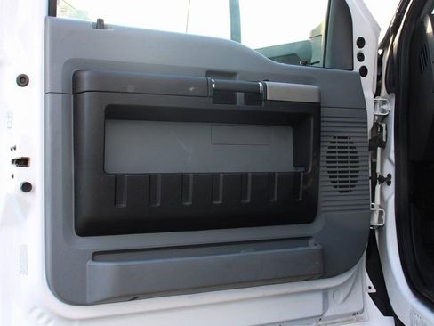 Used 2019 Ford F750 2WD Regular Cab Super Duty image 26