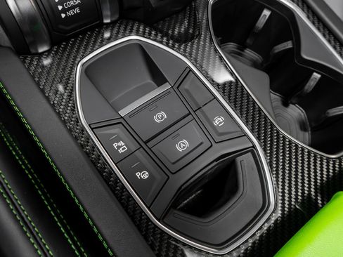 Used 2022 Lamborghini Urus image 85