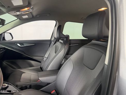 Used 2025 Kia Niro Wind w/ Wind Preserve Package FWD image 24