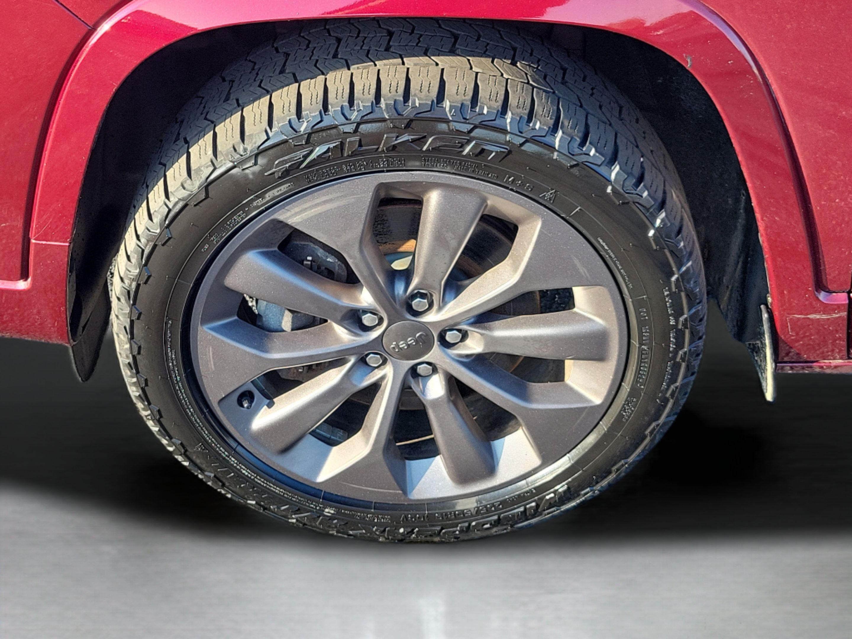 Used 2020 Jeep Cherokee High Altitude AWD/4WD image 7