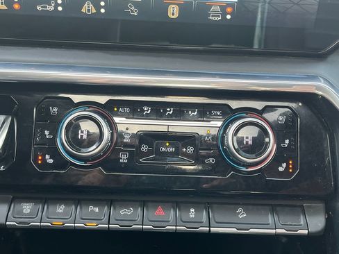 Used 2024 GMC Sierra 2500 Denali Ultimate image 32