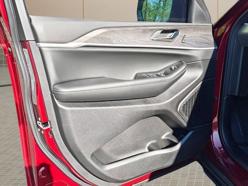 New 2025 Jeep Grand Cherokee L Limited w/ Luxury Tech Group II image 16