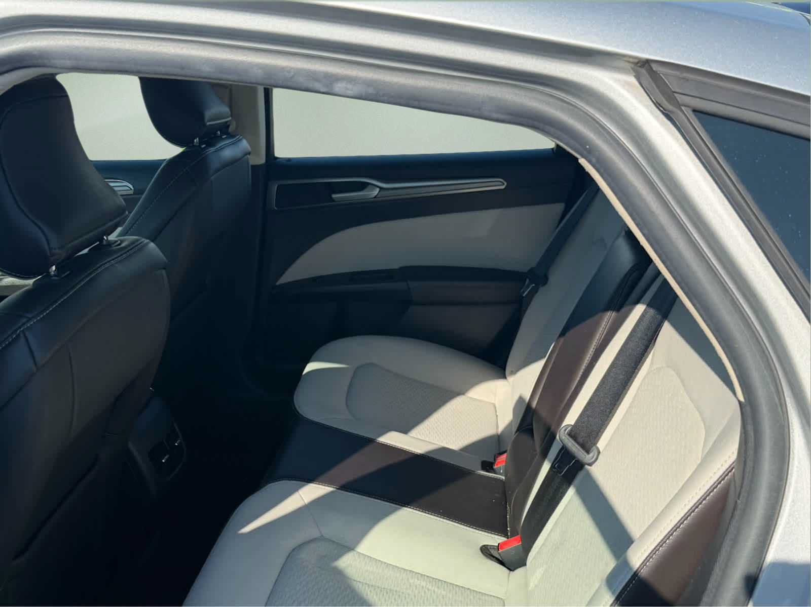 Used 2019 Ford Fusion SE w/ Equipment Group 151A FWD image 20