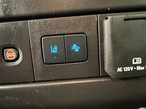 Used 2025 Chevrolet Express 3500 LT w/ LT Preferred Equipment Group RWD image 45