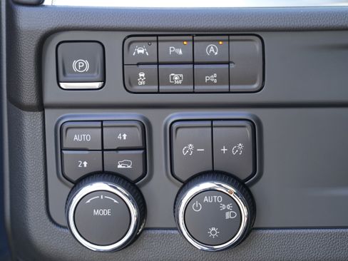 New 2025 Chevrolet Tahoe LS AWD/4WD image 18