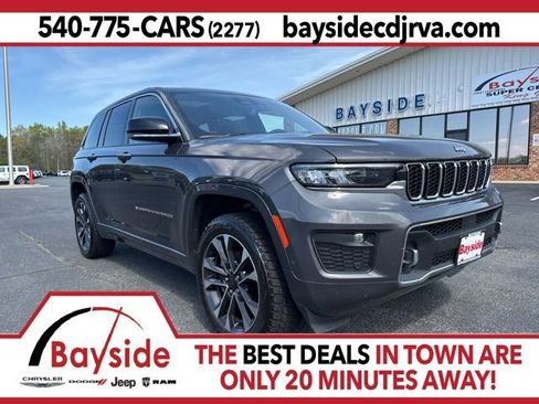 Used 2022 Jeep Grand Cherokee Overland w/ Luxury Tech Group IV AWD/4WD image 1