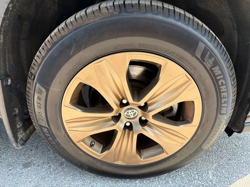 Used 2022 Toyota Highlander Bronze Edition AWD/4WD image 20