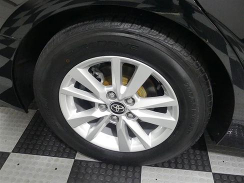 Used 2025 Toyota Camry LE image 17