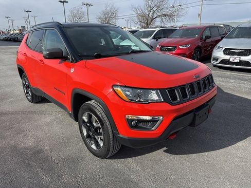 Used 2018 Jeep Compass Trailhawk w/ Cold Weather Group image 13