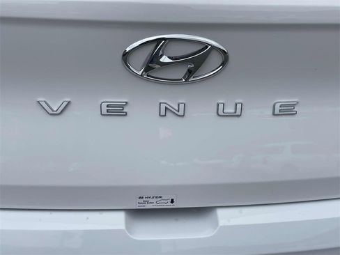 New 2026 Hyundai Venue SE image 7