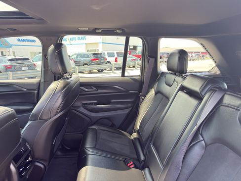 Used 2024 Jeep Grand Cherokee Altitude AWD/4WD image 32