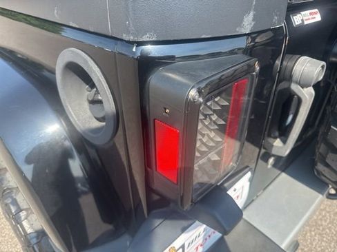 Used 2008 Jeep Wrangler Unlimited Sahara w/ Dual Top Group image 10