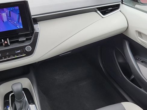 Certified 2025 Toyota Corolla LE FWD image 6