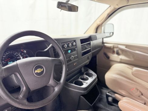 Used 2012 Chevrolet Express 1500 RWD image 18