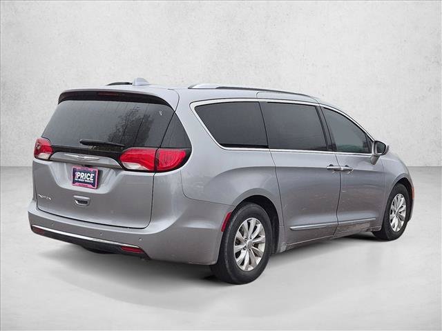 Used 2018 Chrysler Pacifica Touring-L Plus FWD image 5