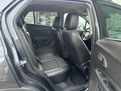 Used 2016 Chevrolet Trax LT w/ LT Convenience Package FWD image 14