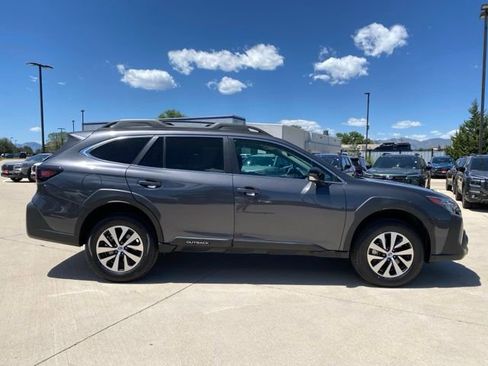 Used 2024 Subaru Outback Premium AWD/4WD image 6