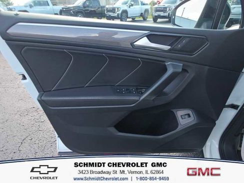 Used 2022 Volkswagen Tiguan SE R-Line AWD/4WD image 12