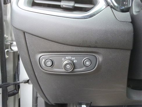 Certified 2021 Chevrolet Equinox LT image 36