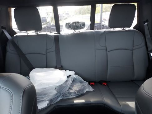 New 2026 RAM 2500 Tradesman AWD/4WD image 13