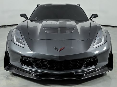 Used 2018 Chevrolet Corvette Z06 RWD image 5
