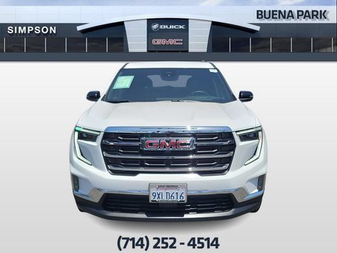 Used 2026 GMC Acadia Elevation w/ Elevation Premium Package FWD image 3