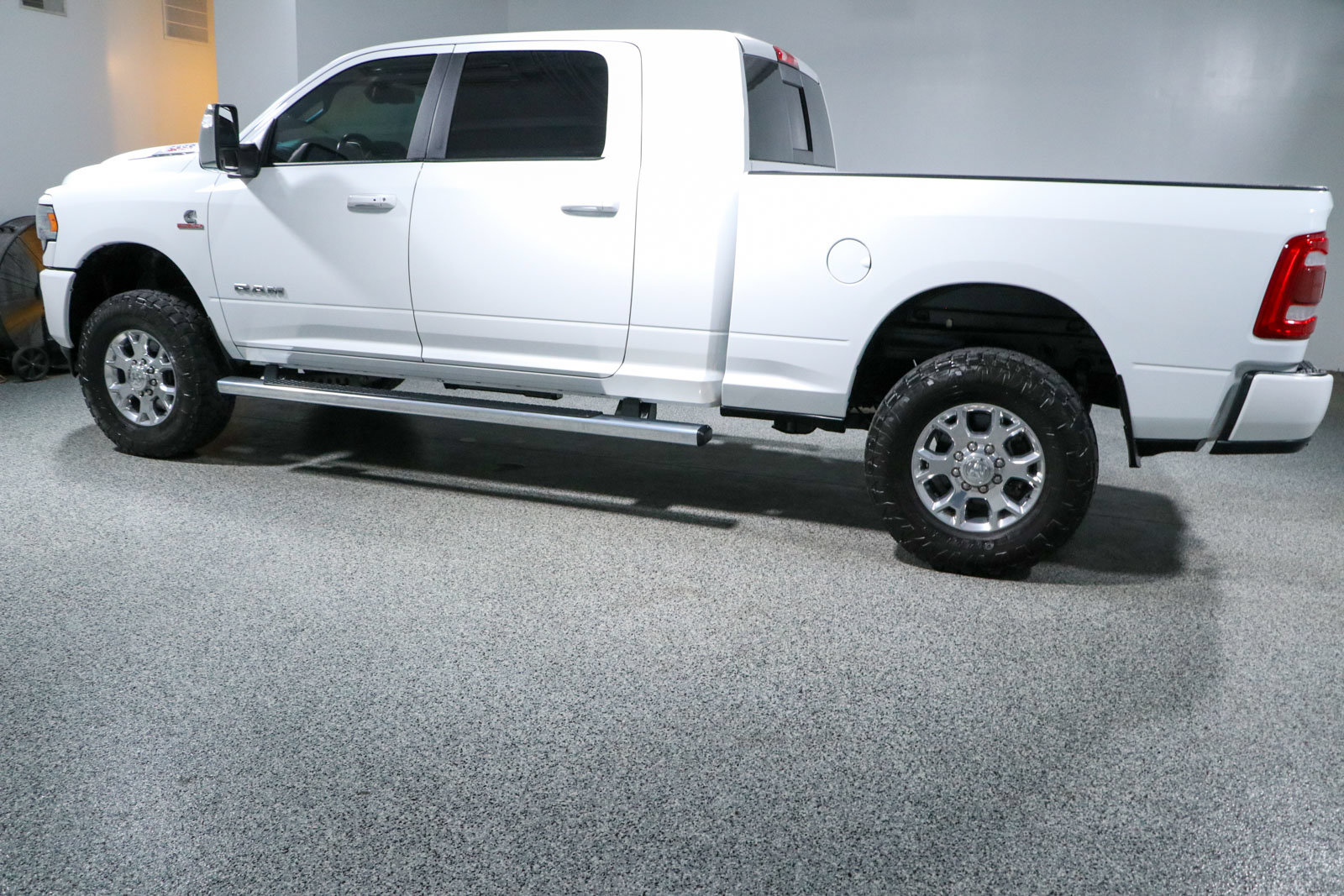 Used 2023 RAM 2500 Laramie AWD/4WD image 10