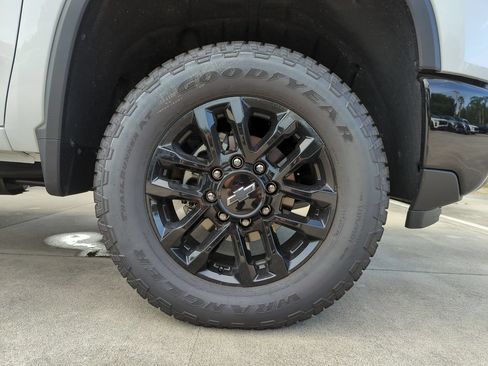 Used 2026 Chevrolet Silverado 2500 Custom w/ Custom Value Package AWD/4WD image 25