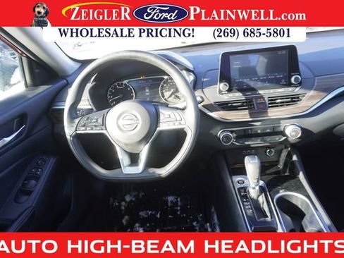 Used 2024 Nissan Altima 2.5 SV image 8
