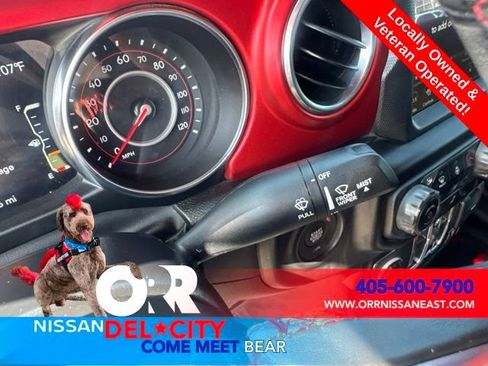 Used 2022 Jeep Gladiator Rubicon w/ LED Lighting Group AWD/4WD image 25