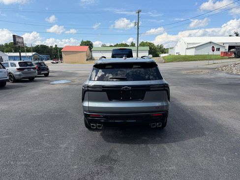 Used 2024 Chevrolet Traverse RS w/ LPO, Floor Liner Package AWD/4WD image 4