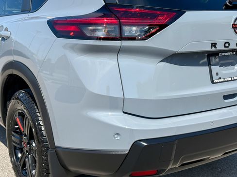 Used 2025 Nissan Rogue SV w/ Rock Creek Premium Package AWD/4WD image 10