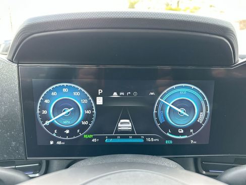 Used 2025 Hyundai Elantra SEL image 34