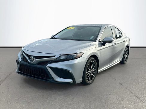Used 2024 Toyota Camry SE FWD image 3