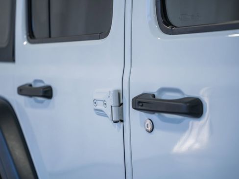Used 2022 Jeep Wrangler Unlimited Sport AWD/4WD image 18