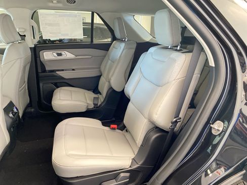 New 2026 Ford Explorer Active w/ Active Comfort Package AWD/4WD image 18