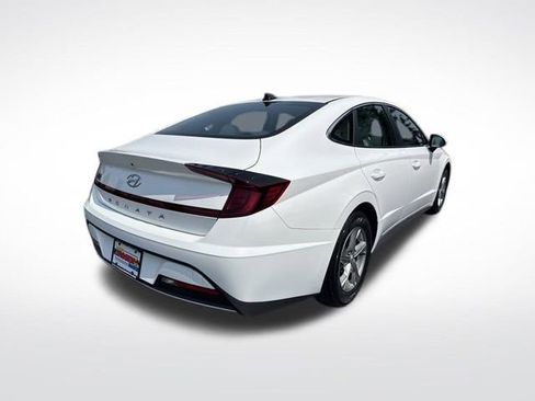 Used 2023 Hyundai Sonata SE w/ Preferred Accessory Package image 5