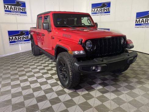 Used 2021 Jeep Gladiator Sport AWD/4WD image 1