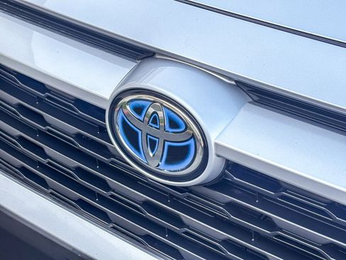 Used 2021 Toyota RAV4 XLE w/ Convenience Package image 10