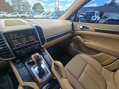 Used 2012 Porsche Cayenne S AWD/4WD image 12