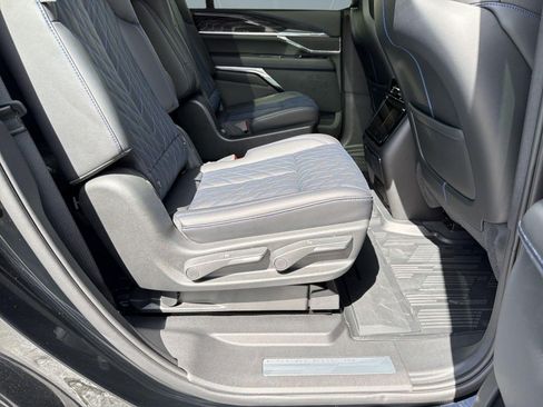 New 2026 Cadillac Escalade IQ Sport 1 w/ LPO, Floor Liner Package AWD/4WD image 29