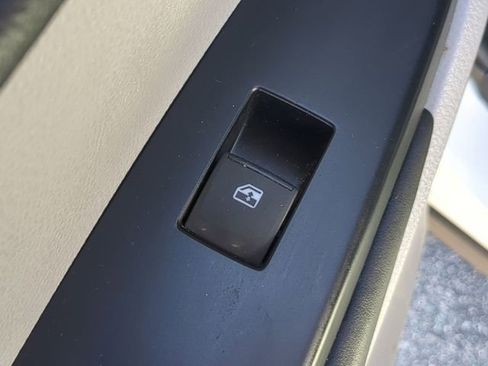 Used 2019 Toyota Highlander XLE image 33