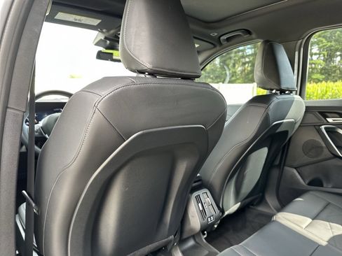 Used 2025 BMW X1 xDrive28i w/ Technology Package image 25