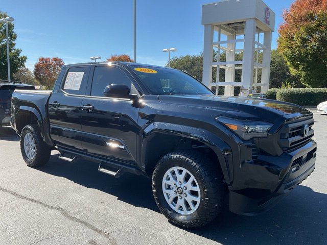 Used 2025 Toyota Tacoma SR5 AWD/4WD image 5