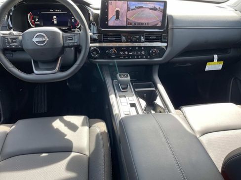 New 2026 Nissan Pathfinder SL w/ SL Premium Package image 8