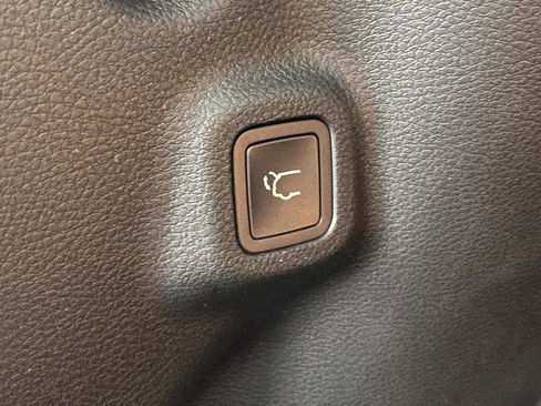 New 2026 Jeep Compass Latitude w/ Sun and Sound Group image 15