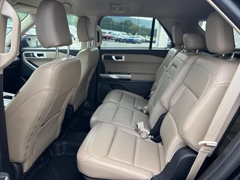 Used 2021 Ford Explorer XLT w/ Equipment Group 202A AWD/4WD image 10