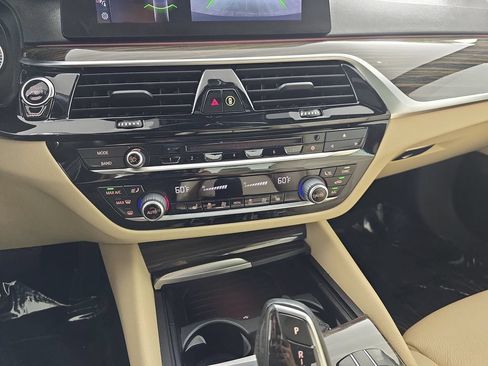 Used 2018 BMW 530i xDrive AWD/4WD image 27