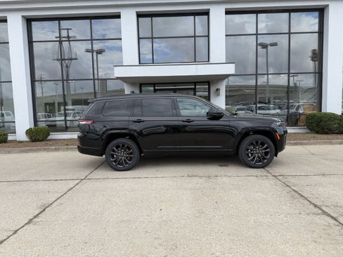 New 2026 Jeep Grand Cherokee L Limited image 3